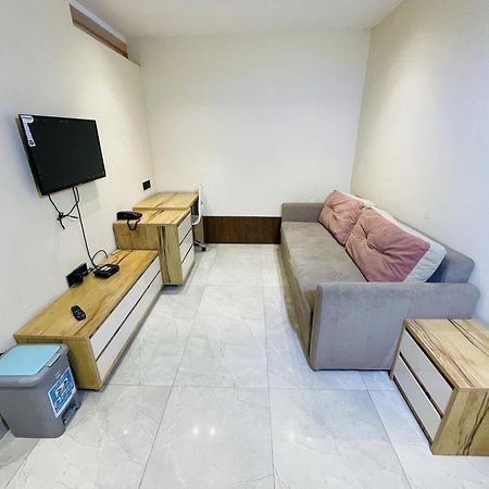 Stayez Studio Apartments Индор Екстериор снимка