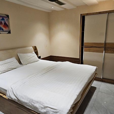 Stayez Studio Apartments Индор Екстериор снимка