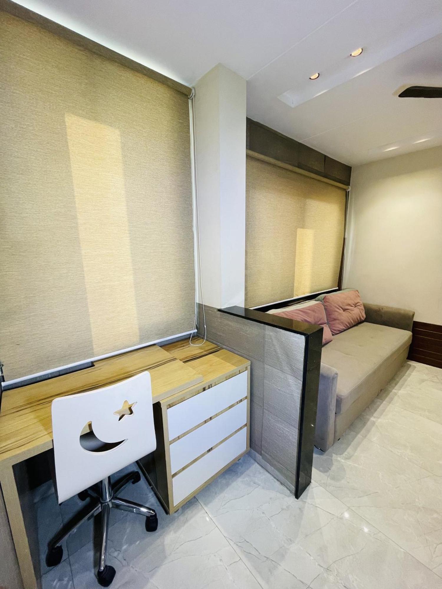 Stayez Studio Apartments Индор Екстериор снимка