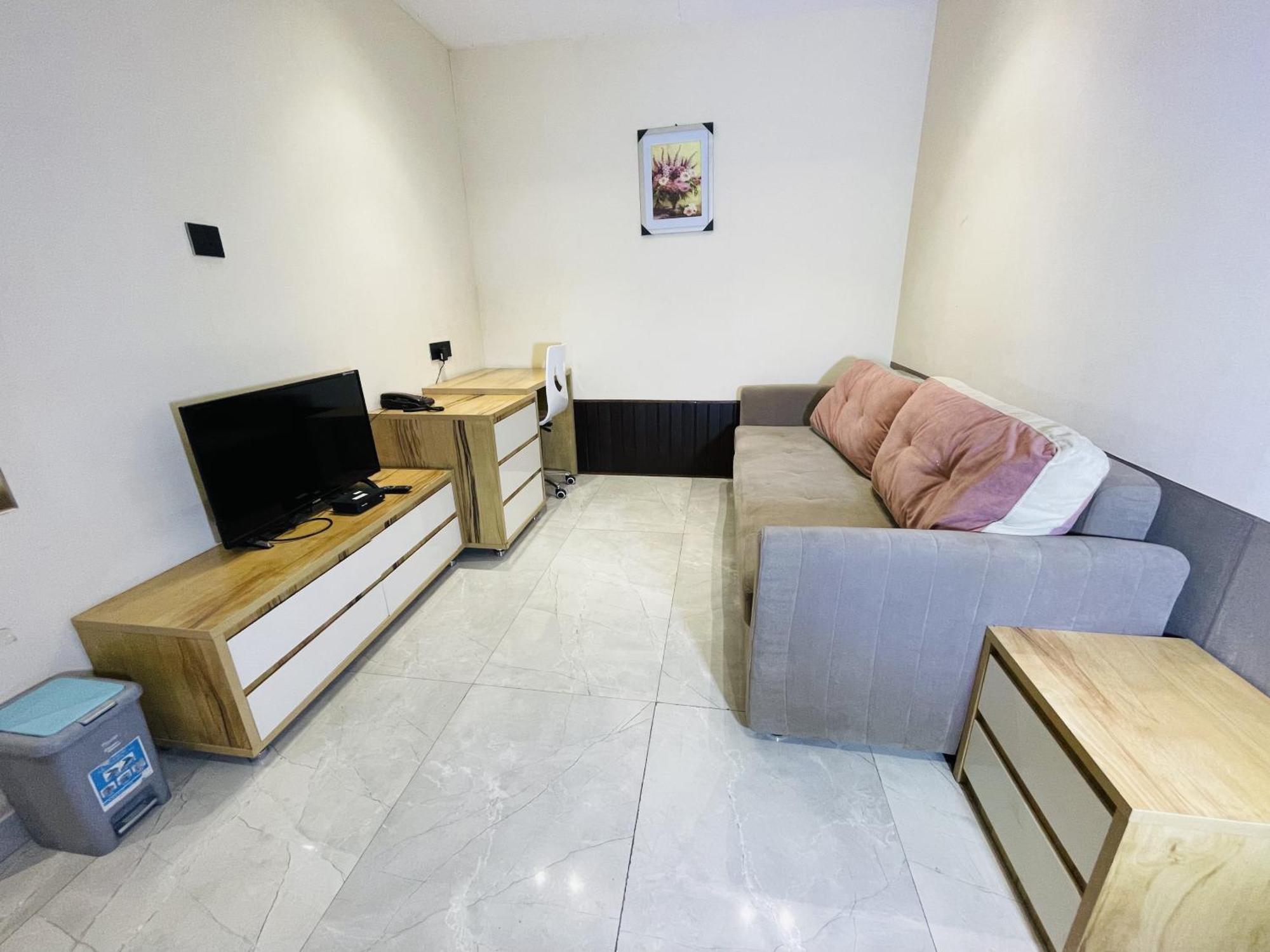 Stayez Studio Apartments Индор Екстериор снимка