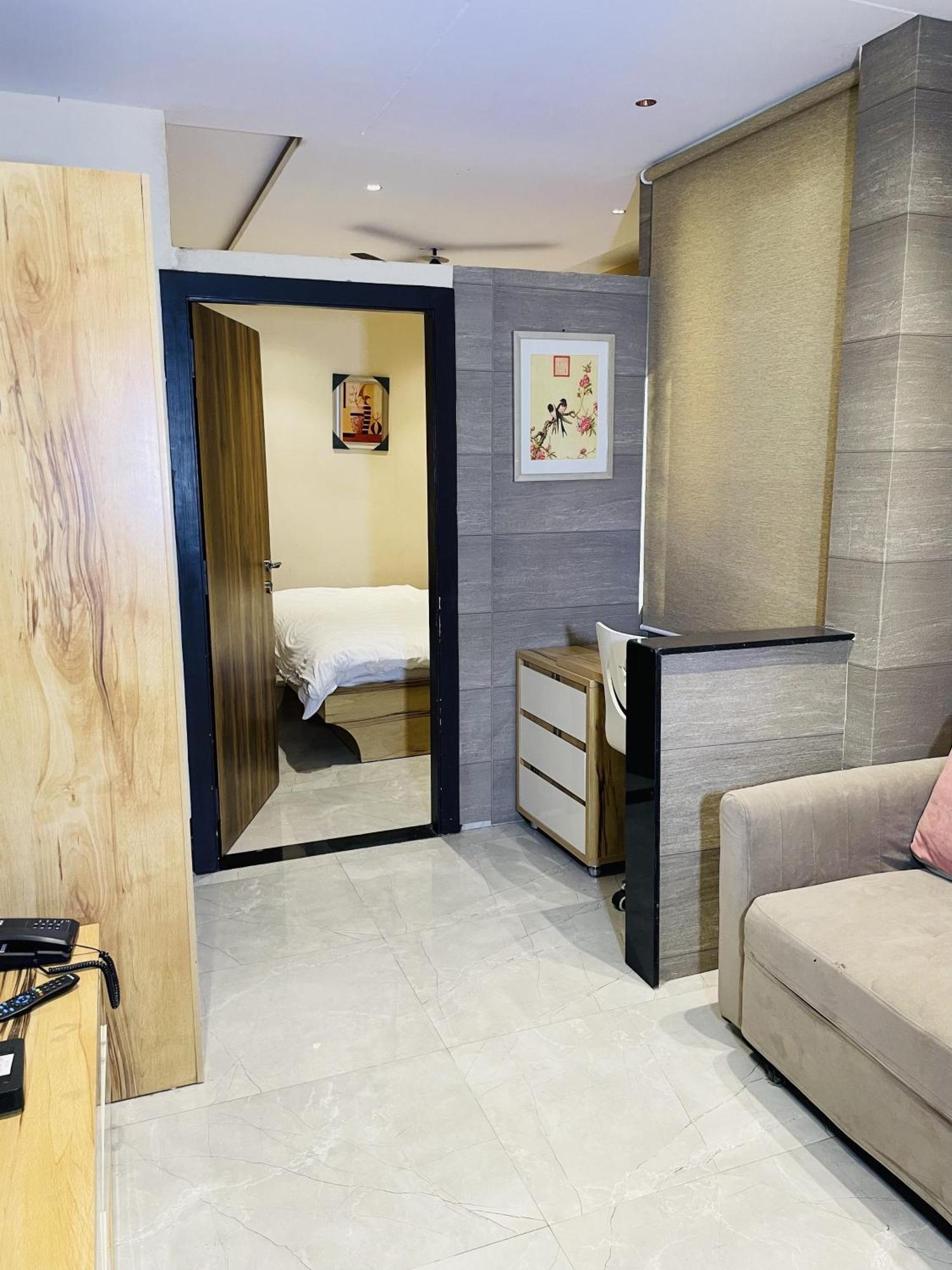 Stayez Studio Apartments Индор Екстериор снимка