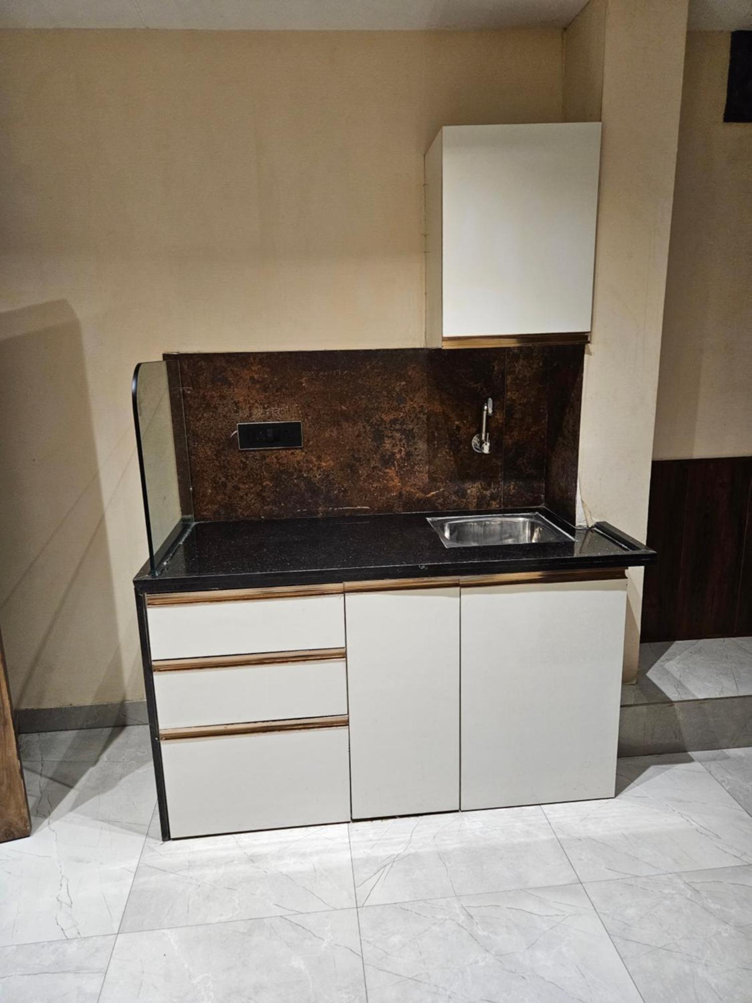 Stayez Studio Apartments Индор Екстериор снимка