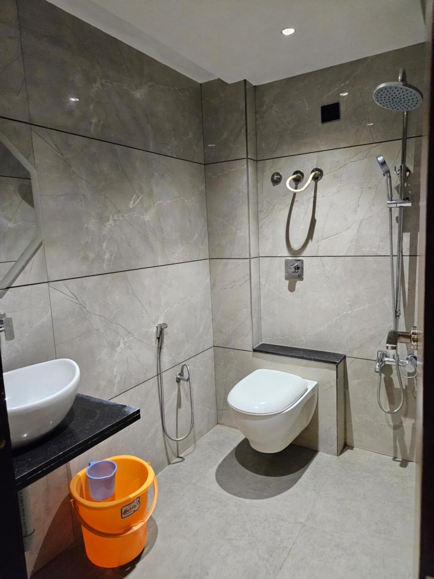 Stayez Studio Apartments Индор Екстериор снимка