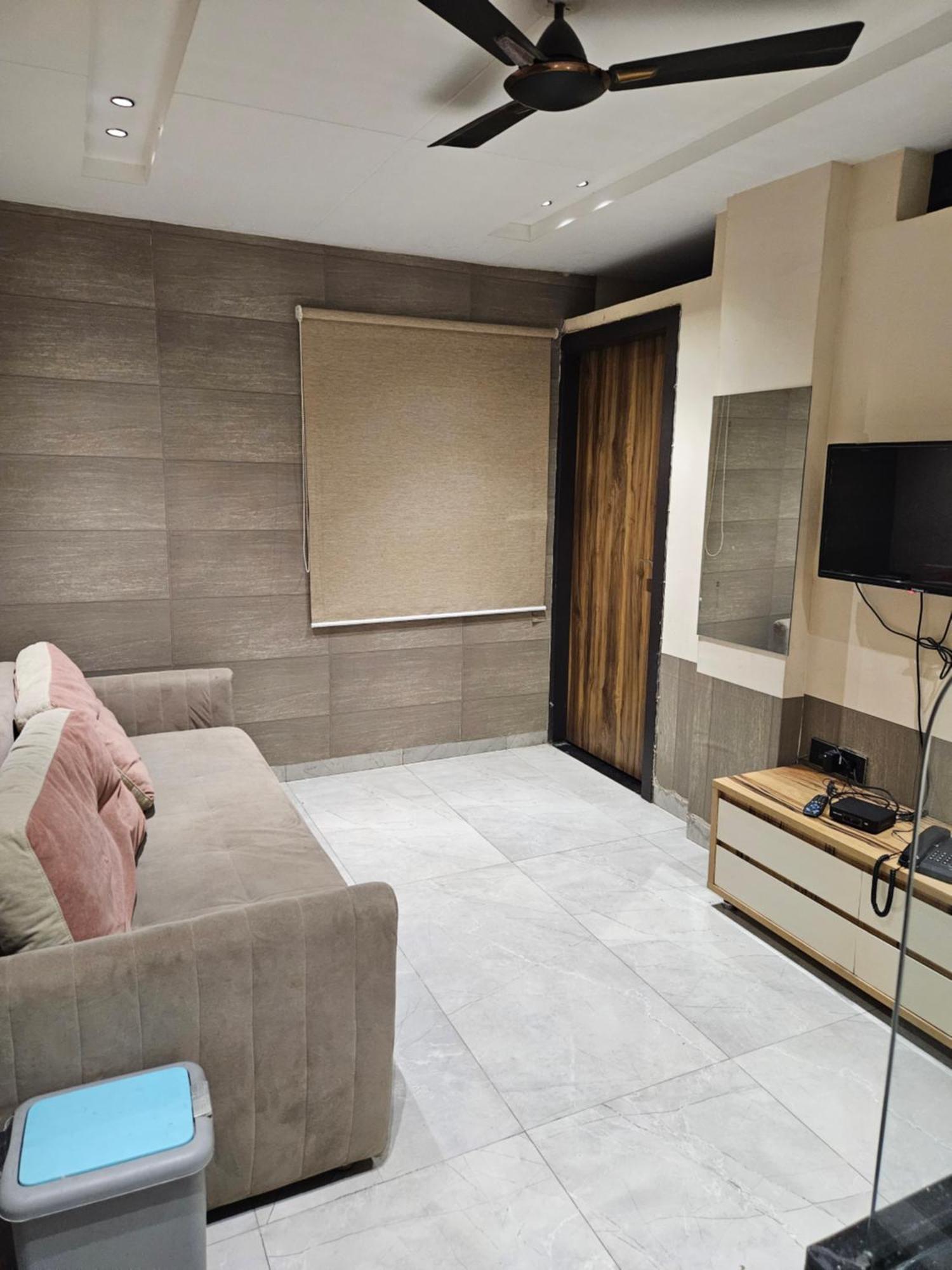 Stayez Studio Apartments Индор Екстериор снимка